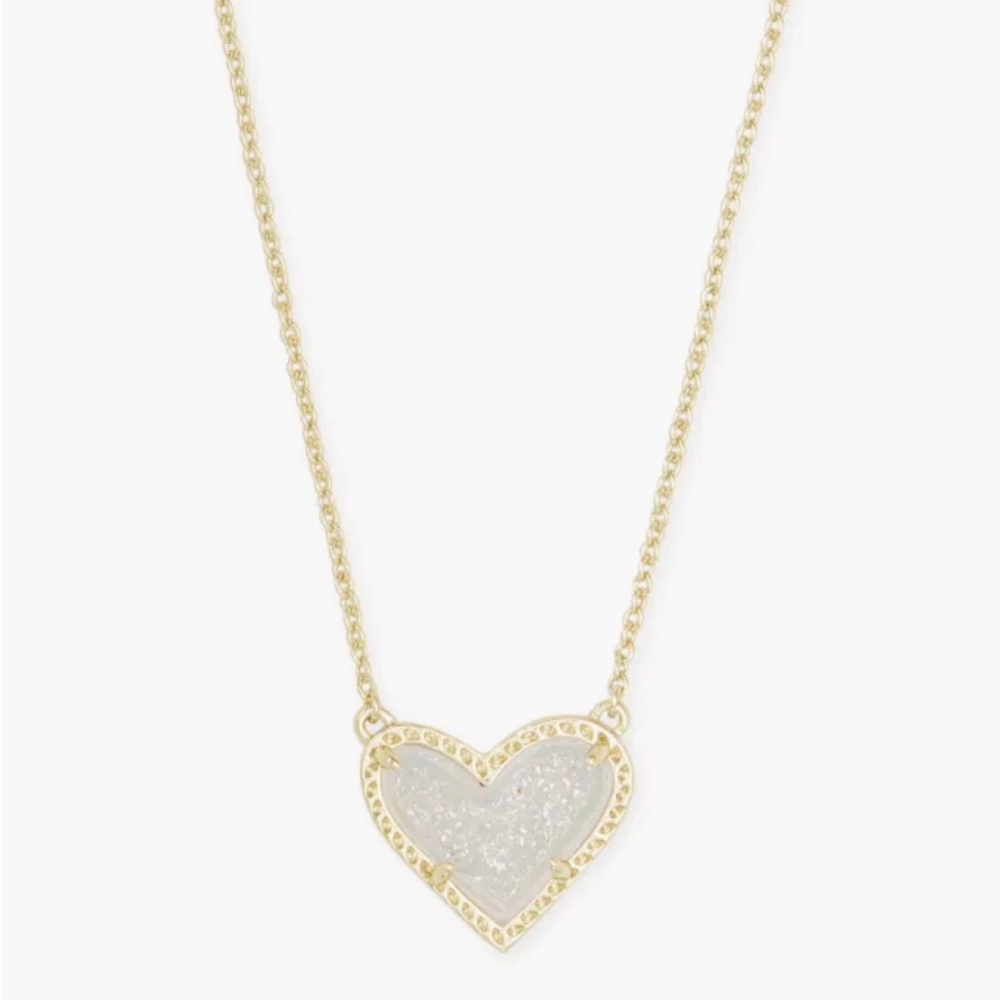 Kendra Scott Ari Heart Gold Pendant Necklace